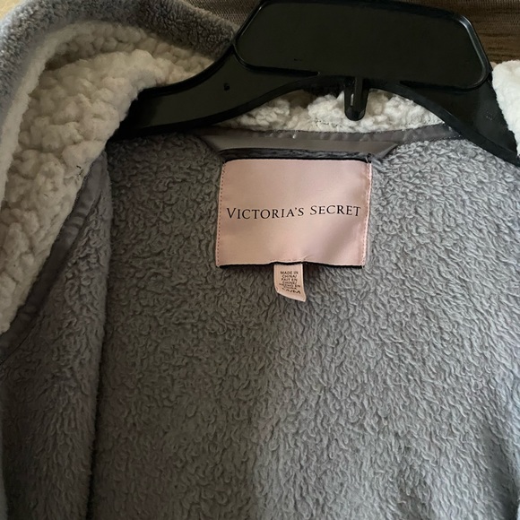 Victoria’s Secret Robe - Picture 2 of 8